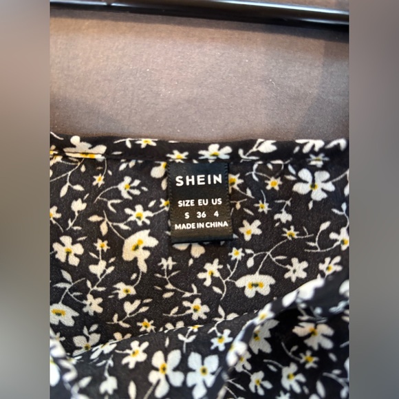SHEIN Black Daisy Floral Dress – Size Small - Picture 3 of 4